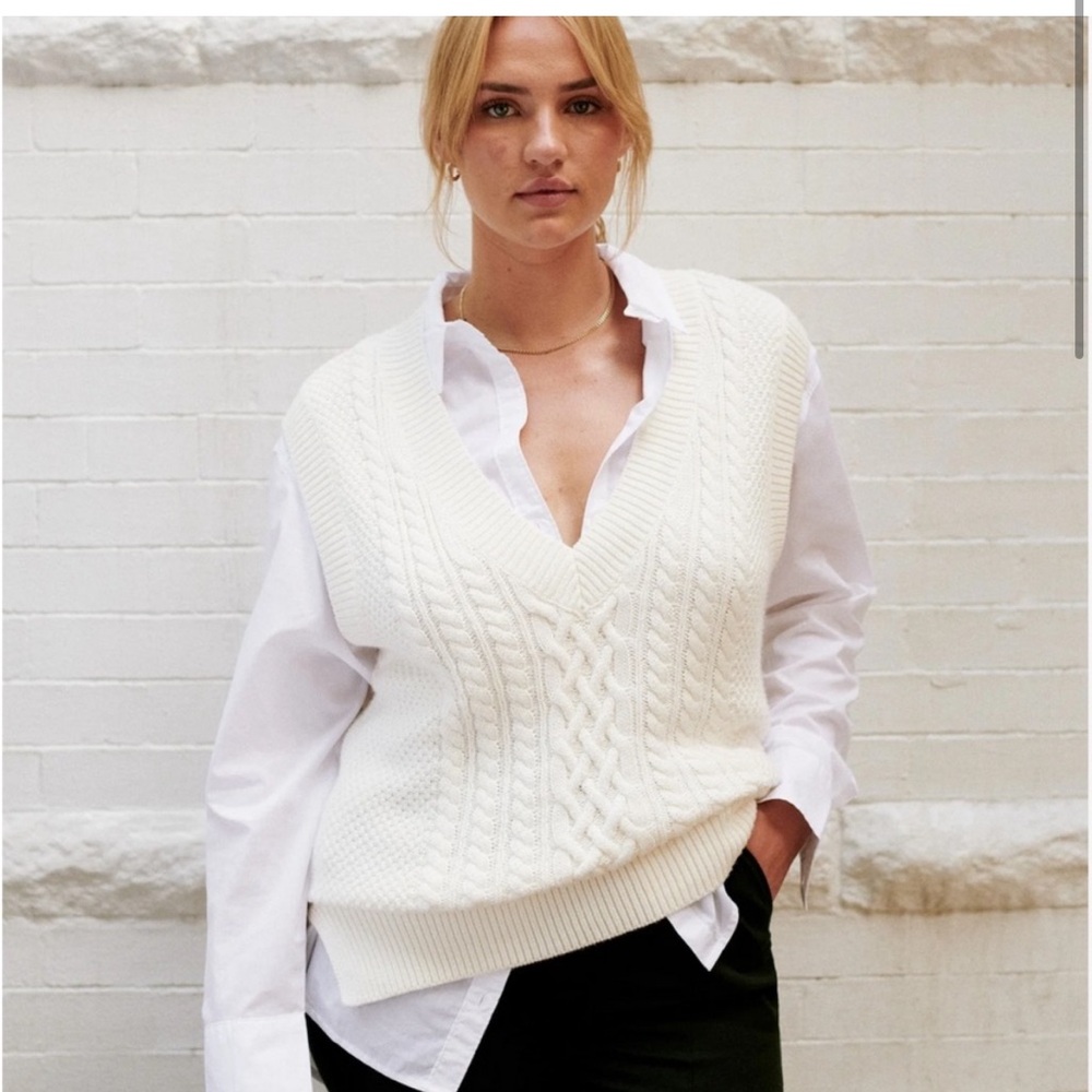 Abercrombie and Fitch Oversized Cream Cable Knit Sweater Vest